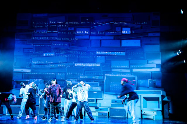 Blaze – The Streetdance Show, performance view. Visuals by The Mega Super Awesome Visuals Company (MSA Visuals).