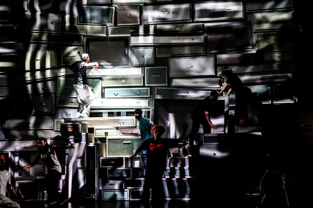 Blaze – The Streetdance Show, performance view. Visuals by The Mega Super Awesome Visuals Company (MSA Visuals).