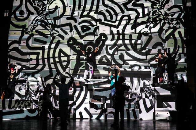 Blaze – The Streetdance Show, performance view. Visuals by The Mega Super Awesome Visuals Company (MSA Visuals).