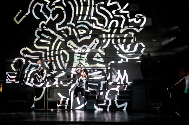 Blaze – The Streetdance Show, performance view. Visuals by The Mega Super Awesome Visuals Company (MSA Visuals).